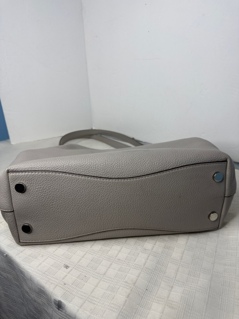 Michael Kors Raven Large Pebbled Leather Tote, Pearl Grey Bag /Wallet set. - Picture 5 of 15